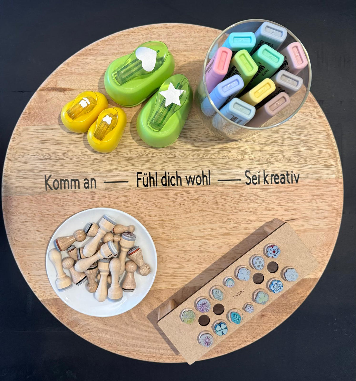 KARTENRAUSCH  Stempeln. Schneiden. Malen. Kombinieren.